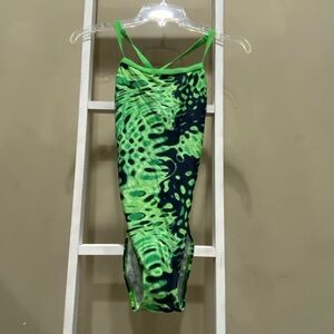 Speedo Neon Green One Piece Swimsuit Women’s 8 Athletic Performance 0227